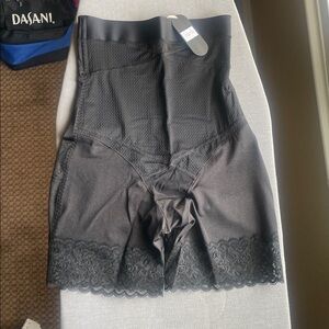 Falorda Black High-Waisted Shapewear Shorts with Lace Trim